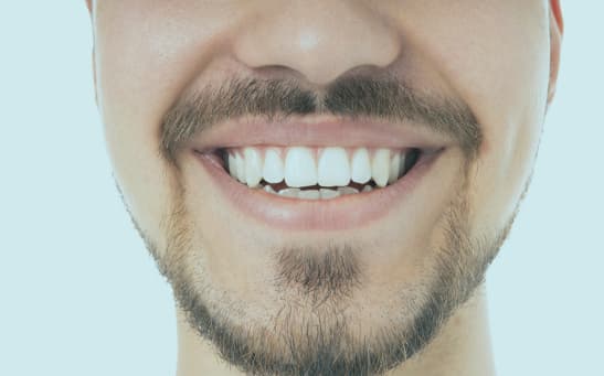 O poder do sorriso sob pressão: A psicologia do atendimento em restaurantes